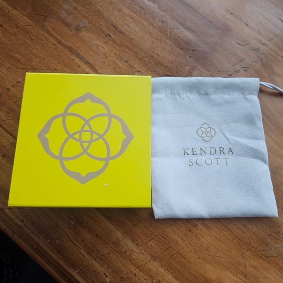 Kendra Scott Jewelry - Kendra Scott Yellow Box with White Pouch